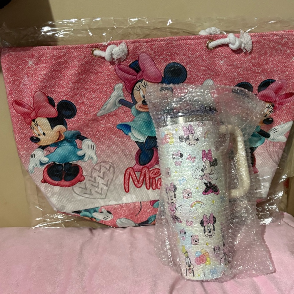 Moving sale! Minnie Mouse large canvas Tote bag and 40oz Tumbler Set